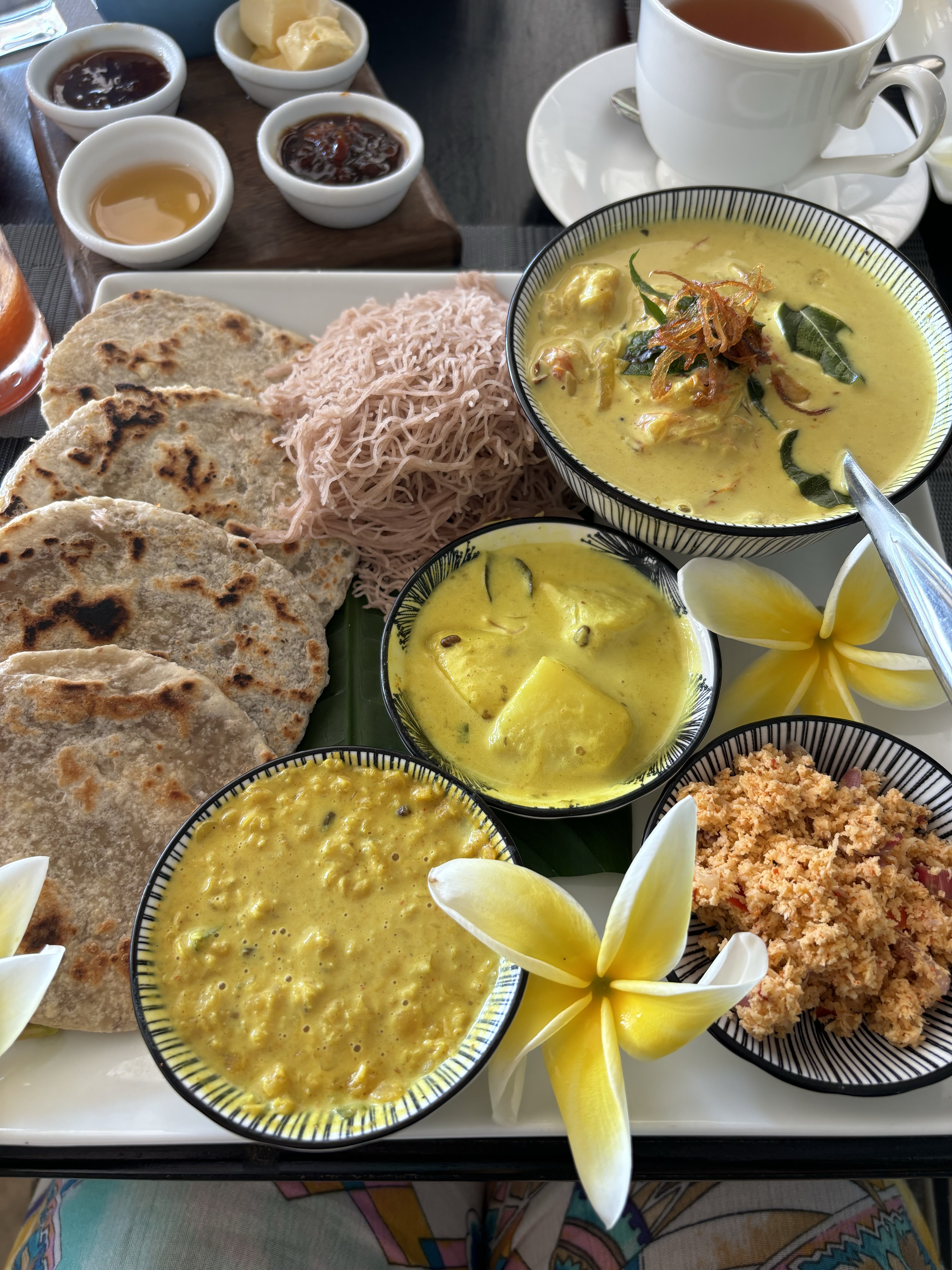 Shrimp Curry with Roti Bread at Tabula Rasa Resort